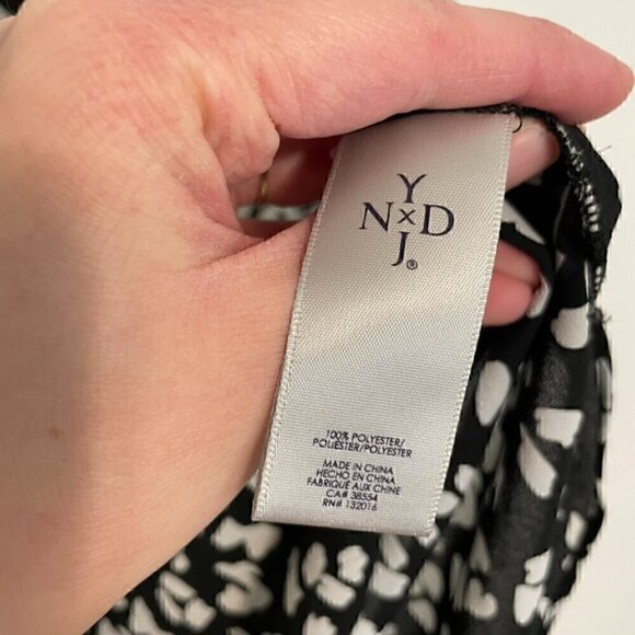 NYDJ NOT YOUR DAUGHTERS JEANS Pintuck Blouse 3/4 Sleeve Pleatback Black White - Picture 10 of 16